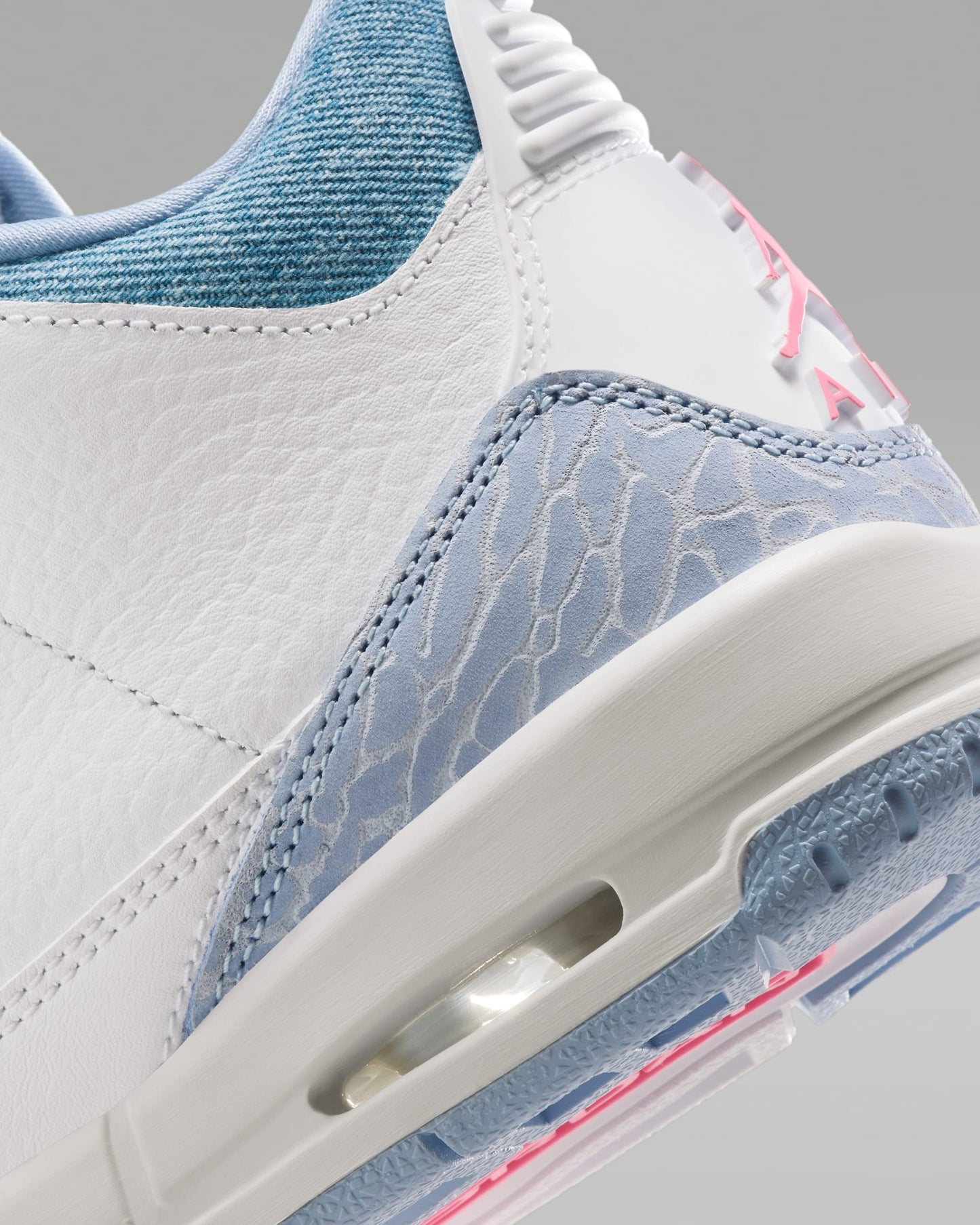 Air Jordan 3 Retro “Cobalt Bliss/Pink Glow”
