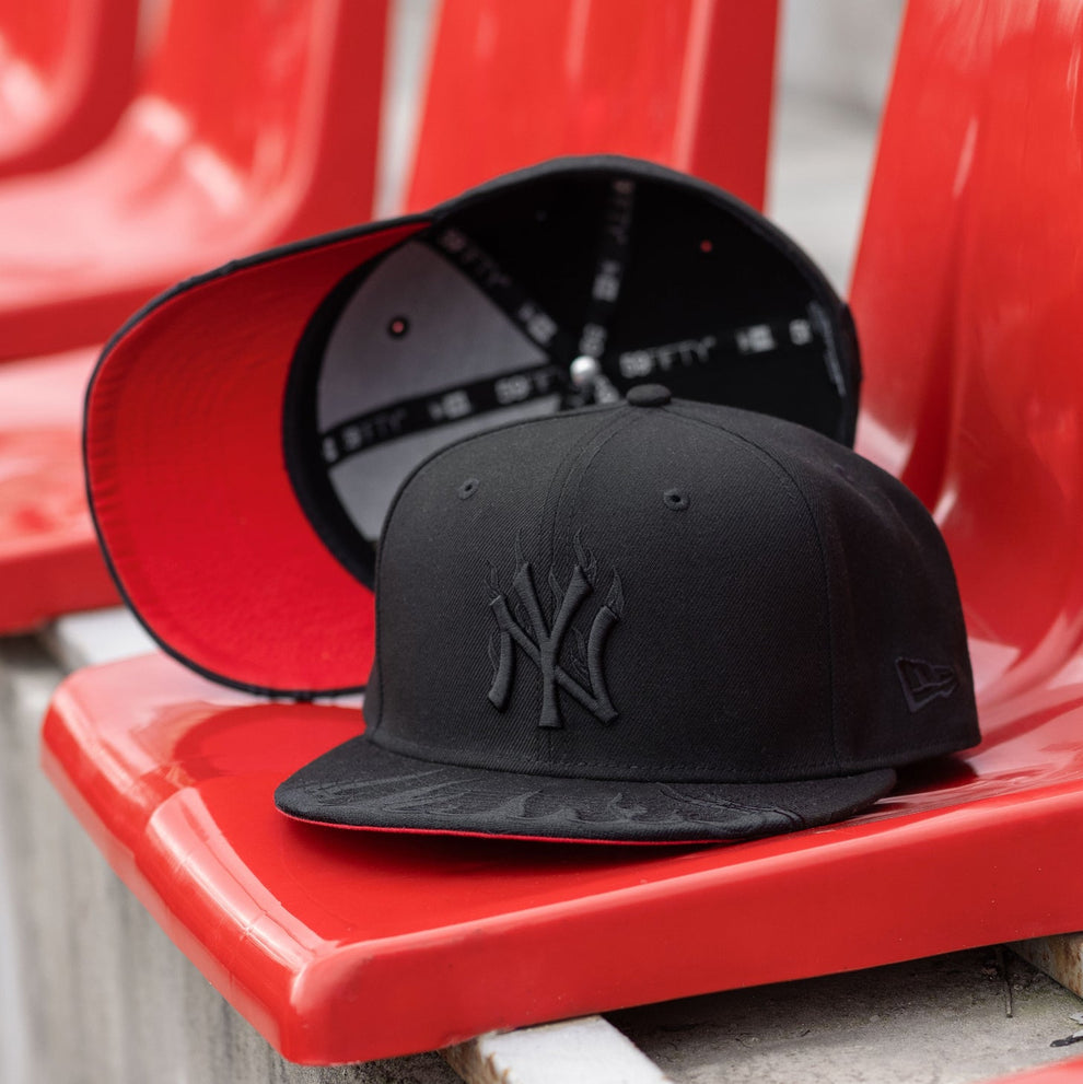 New Era NY Yankees Black Flame UV Red Fitted Cap