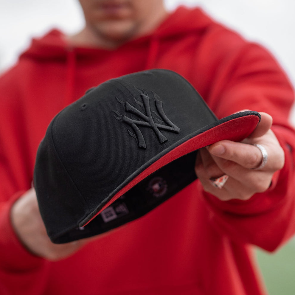 New Era NY Yankees Black Flame UV Red Fitted Cap