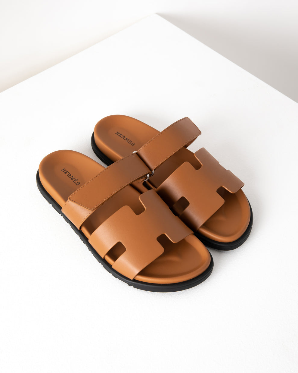 HERMÈS CHYPRE SANDALS ‘Gold’